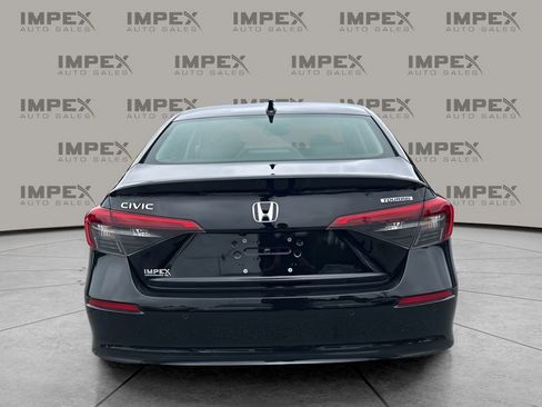 Used 2024 Honda Civic Touring image 4