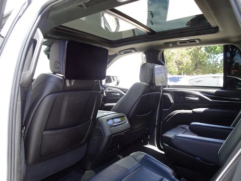 Used 2021 Cadillac Escalade Sport w/ Driver Assist Tech Package AWD/4WD image 15