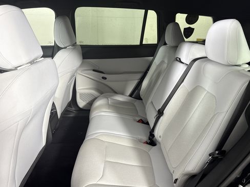 New 2026 Jeep Cherokee Laredo image 14