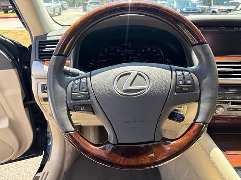 Used 2014 Lexus LS 460 w/ Comfort Package RWD image 12