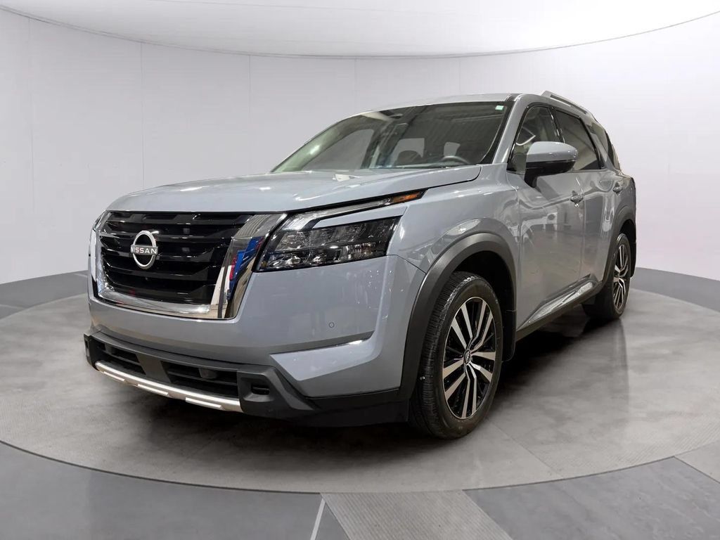 Used 2025 Nissan Pathfinder Platinum w/ Cargo Package AWD/4WD image 7