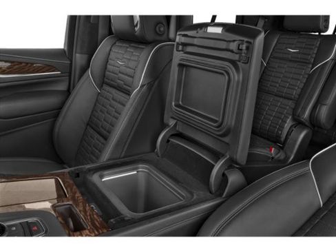 Used 2022 Cadillac Escalade Sport Platinum w/ LPO, ONYX Package AWD/4WD image 18