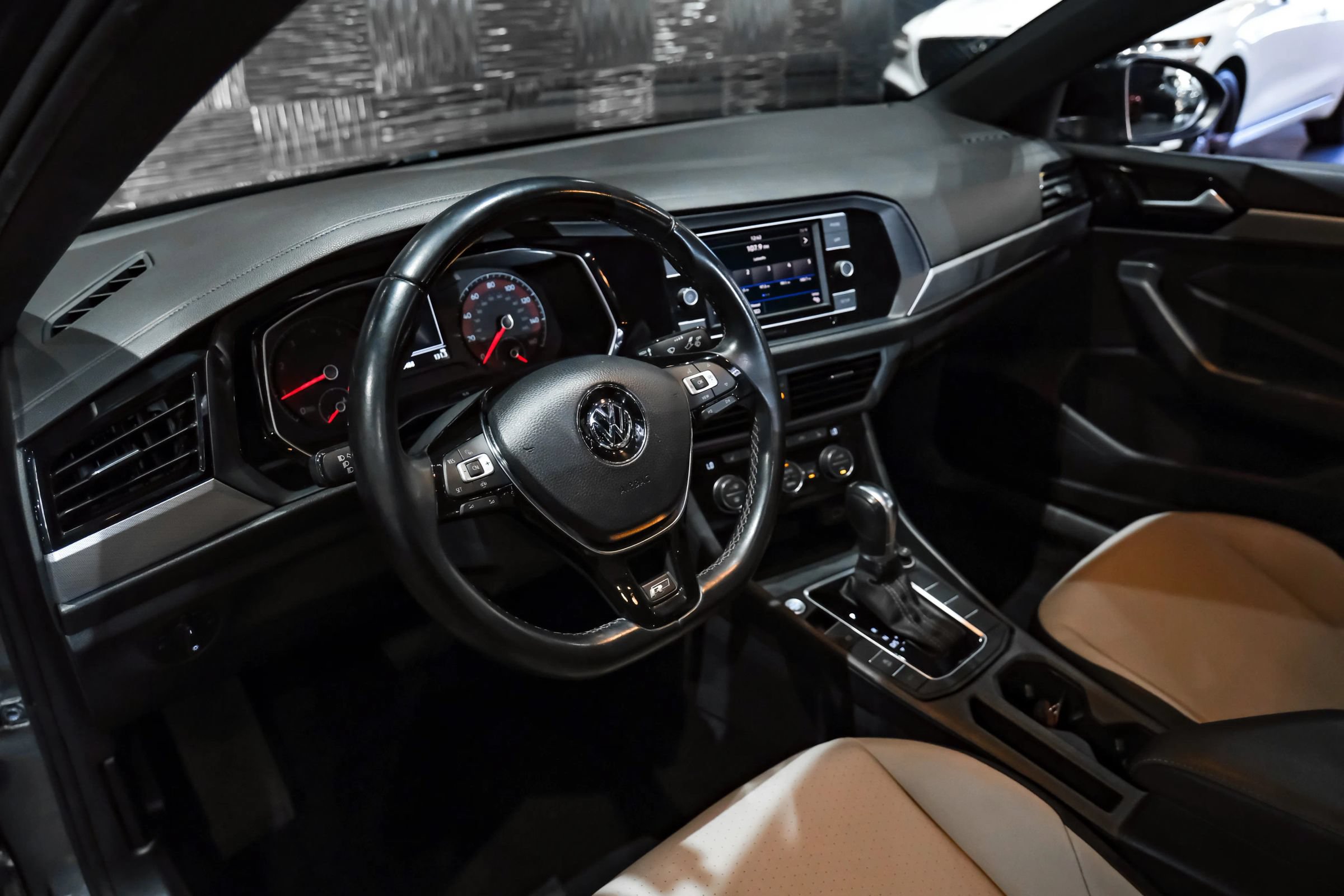 Used 2019 Volkswagen Jetta R-Line FWD image 3