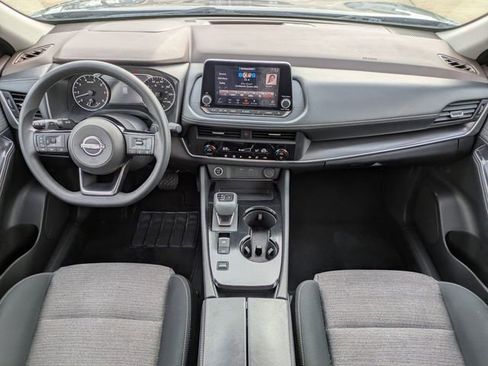 Used 2023 Nissan Rogue SV image 16