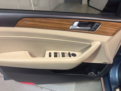 Used 2015 Hyundai Sonata Limited w/ Option Group 05 image 13