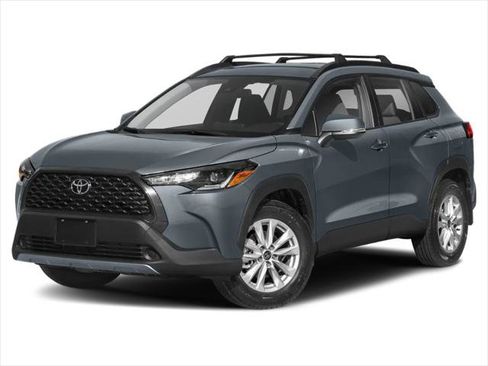 Certified 2022 Toyota Corolla Cross LE w/ Moonroof Package image 2