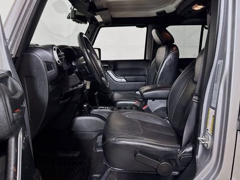 Used 2017 Jeep Wrangler Unlimited Rubicon AWD/4WD image 17