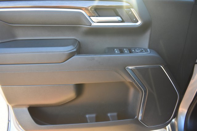 Used 2023 Chevrolet Silverado 1500 RST w/ Redline Edition AWD/4WD image 16