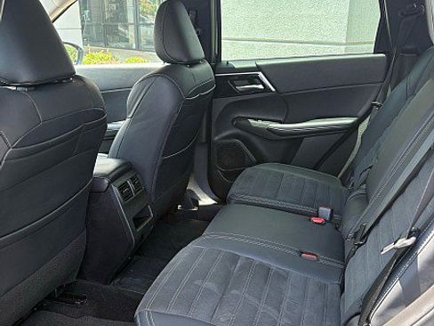 Used 2023 Mitsubishi Outlander SE AWD/4WD image 8