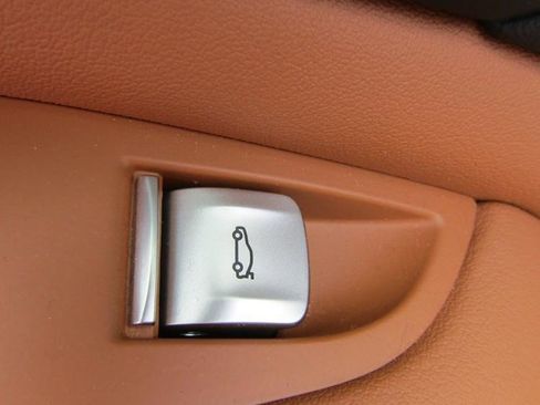 Used 2024 BMW X7 xDrive40i w/ Premium Package image 13