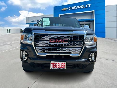 Used 2021 GMC Canyon Denali image 2