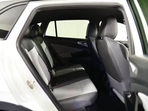 Used 2025 Volkswagen ID.4 Limited image 18