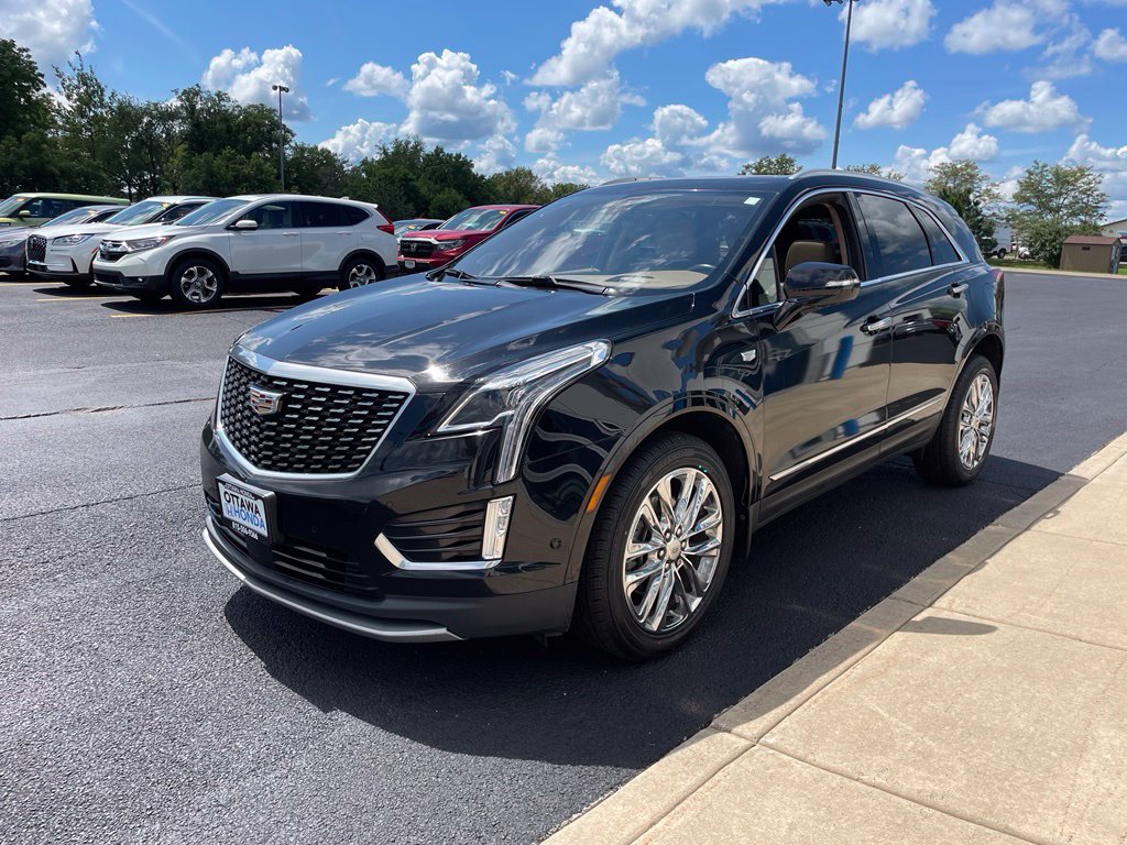 Used 2021 Cadillac XT5 Premium Luxury w/ Platinum Package AWD/4WD image 2