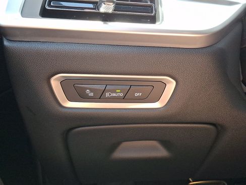 Used 2025 BMW X7 xDrive40i w/ M Sport Package AWD/4WD image 31