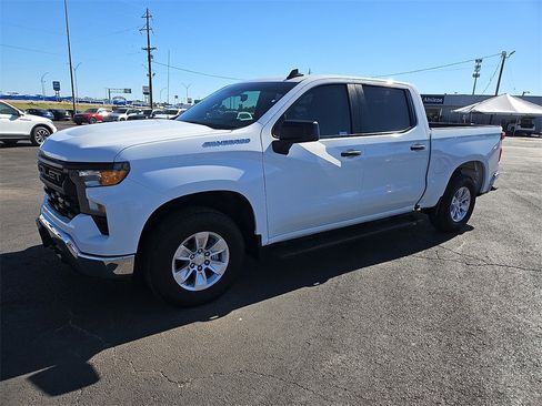 Used 2023 Chevrolet Silverado 1500 W/T w/ Trailering Package image 2
