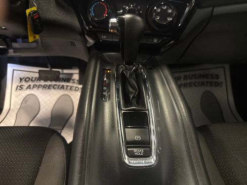 Used 2021 Honda HR-V LX image 15