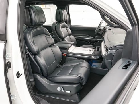 Used 2025 Lincoln Navigator L Reserve w/ Jet Appearance Package image 39