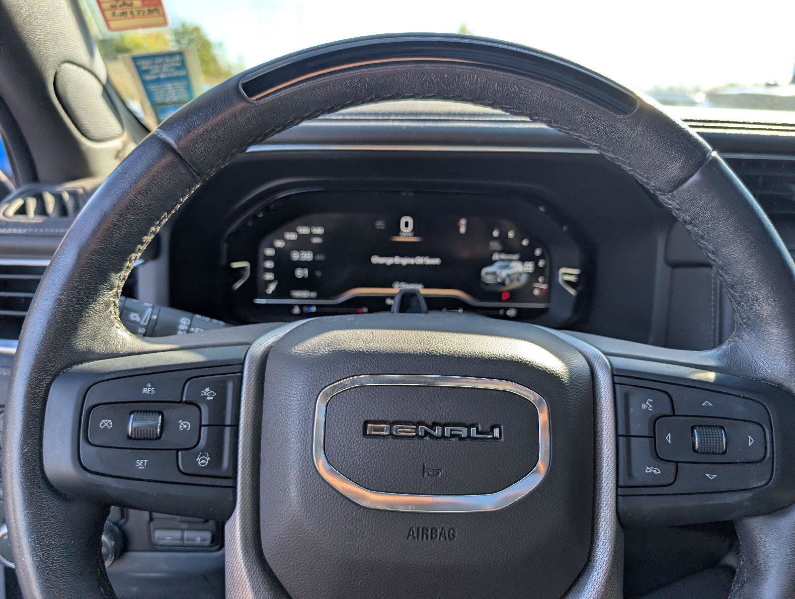 Used 2023 GMC Yukon Denali w/ Advanced Technology Package AWD/4WD image 13