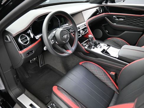 Used 2024 Bentley Flying Spur W12 image 4