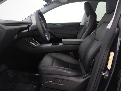 Used 2026 Tesla Model Y AWD image 22