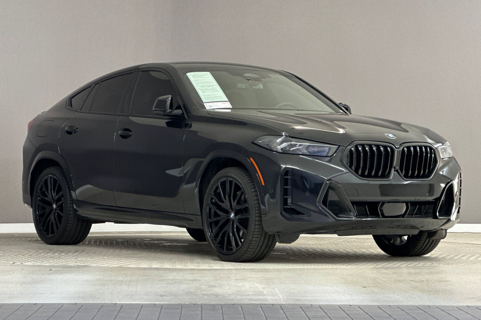 Certified 2025 BMW X6 xDrive40i w/ Premium Package AWD/4WD image 6