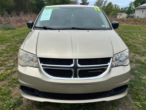 Used 2012 Dodge Grand Caravan American Value Package FWD image 2