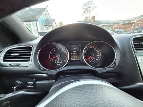 Used 2011 Volkswagen GTI 4-Door image 28