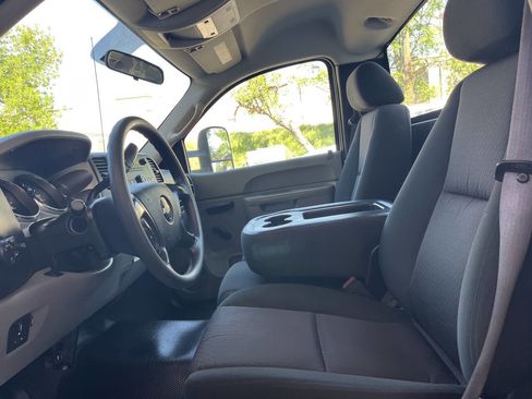 Used 2011 Chevrolet Silverado 2500 W/T image 20