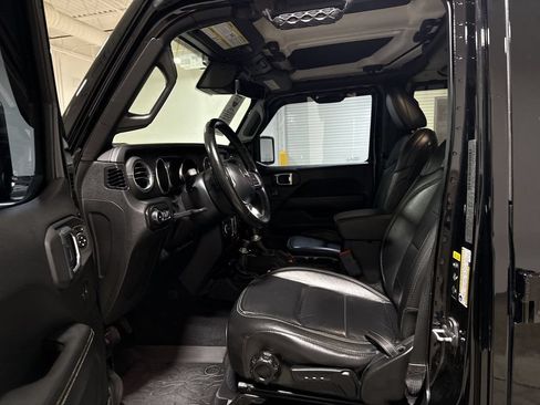 Used 2020 Jeep Wrangler Unlimited Sahara AWD/4WD image 20