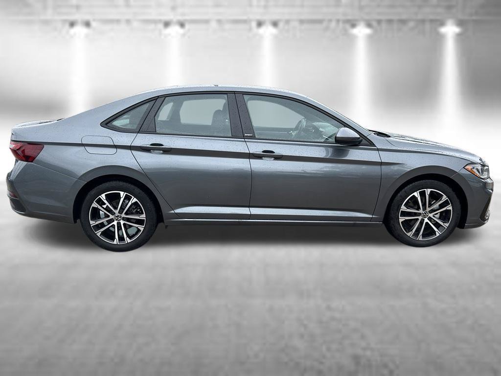 Used 2026 Volkswagen Jetta SE FWD image 7