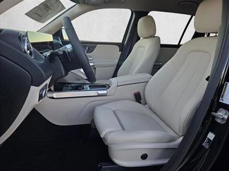 New 2026 Mercedes-Benz GLB 250 video 4
