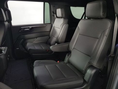 Used 2026 Chevrolet Suburban Z71 w/ Comfort Package image 18