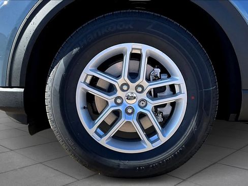 New 2026 Ford Explorer Active w/ Active Comfort Package RWD image 11