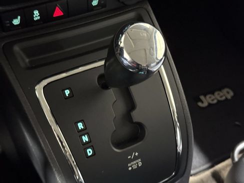 Used 2016 Jeep Patriot High Altitude AWD/4WD image 17