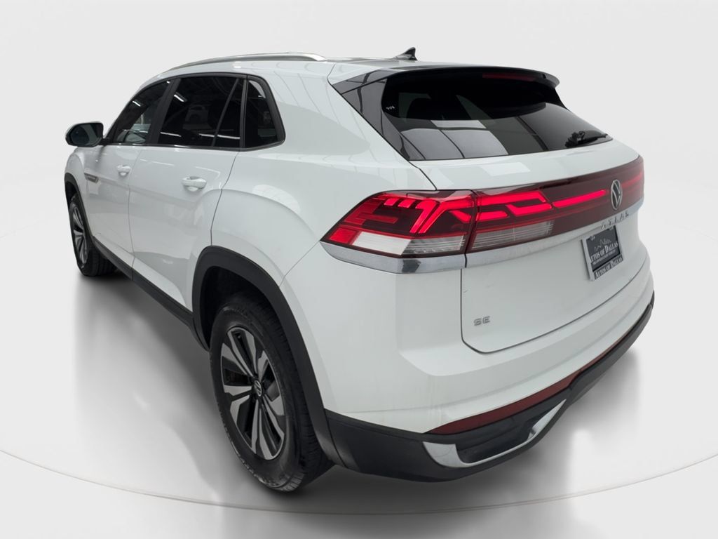 Used 2024 Volkswagen Atlas Cross Sport SE FWD image 11