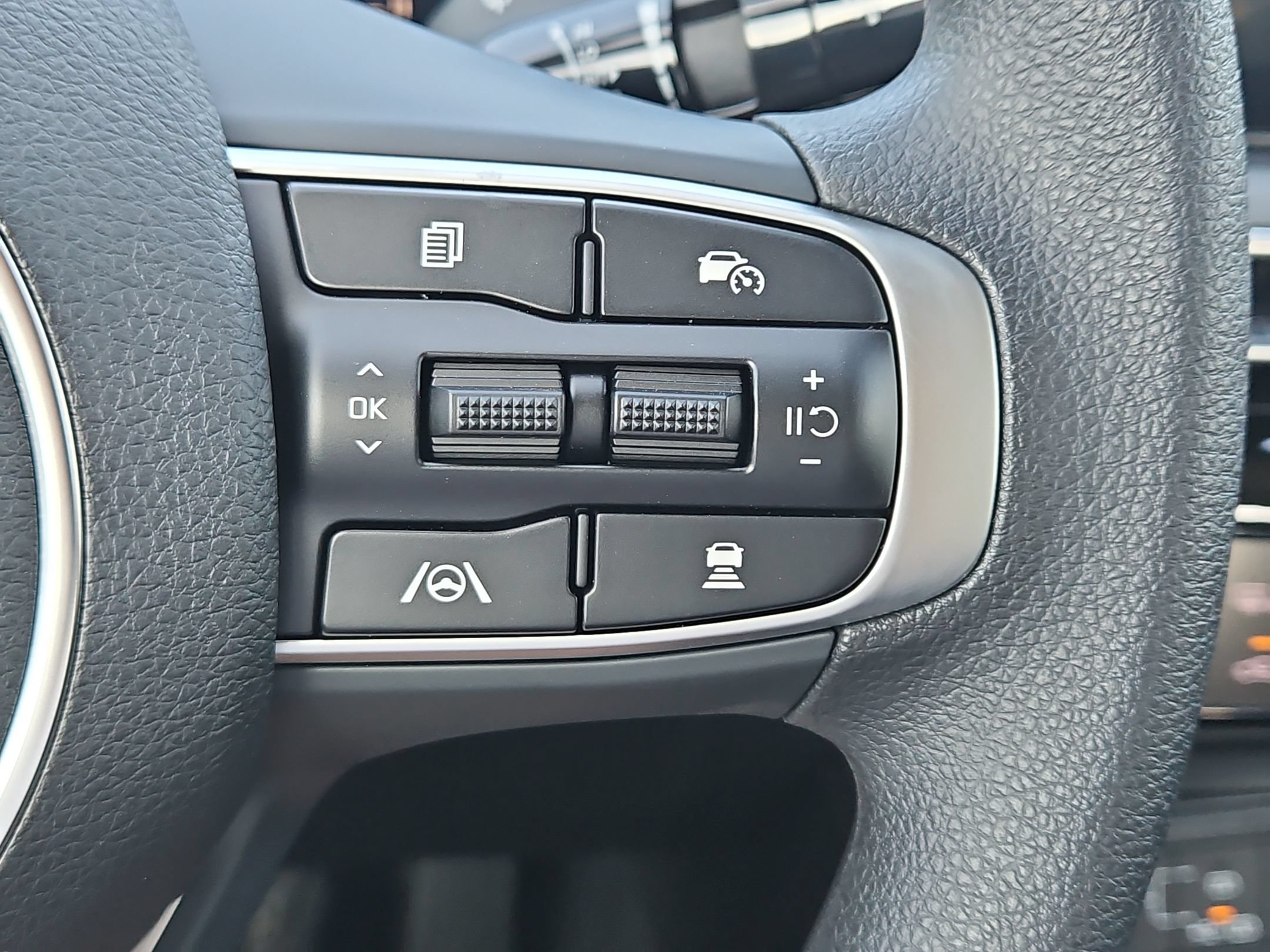 New 2026 Kia K5 LXS FWD image 23