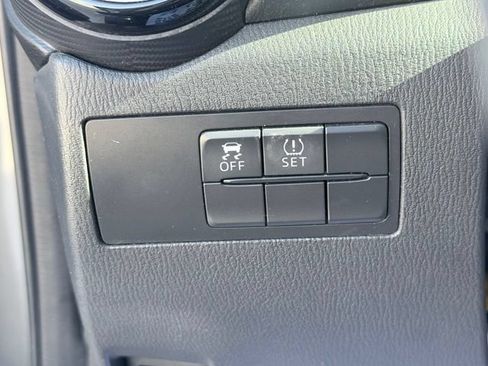 Used 2018 Toyota Yaris iA FWD image 19