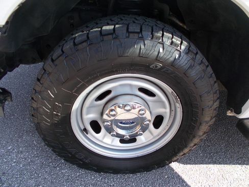 Used 2016 Ford F250 XL w/ Power Equipment Group image 9