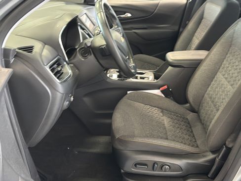 Used 2023 Chevrolet Equinox LT AWD/4WD image 9