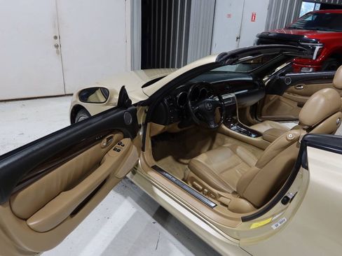 Used 2006 Lexus SC 430 Convertible w/ Preferred Accessory Pkg RWD image 16