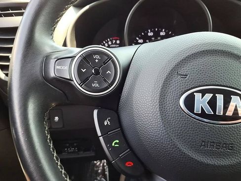 Used 2018 Kia Soul + FWD image 24