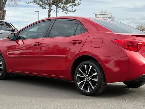 Used 2018 Toyota Corolla SE image 2