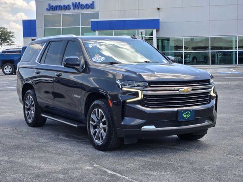 Certified 2022 Chevrolet Tahoe LT w/ Luxury Package AWD/4WD image 3