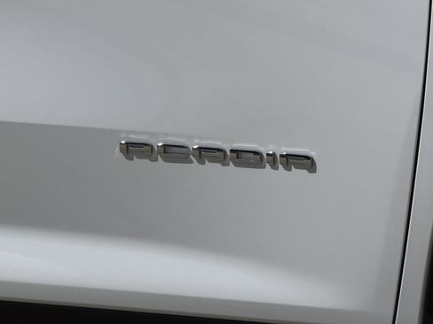 Used 2025 GMC Acadia Elevation image 4