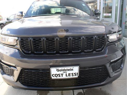New 2025 Jeep Grand Cherokee Limited image 2
