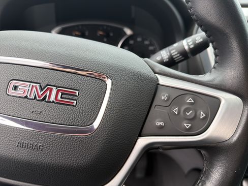 Used 2020 GMC Acadia SLE w/ Driver Convenience Package image 12