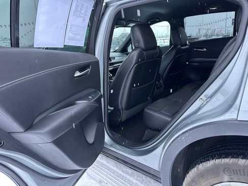 Used 2024 Cadillac XT4 Premium Luxury image 16