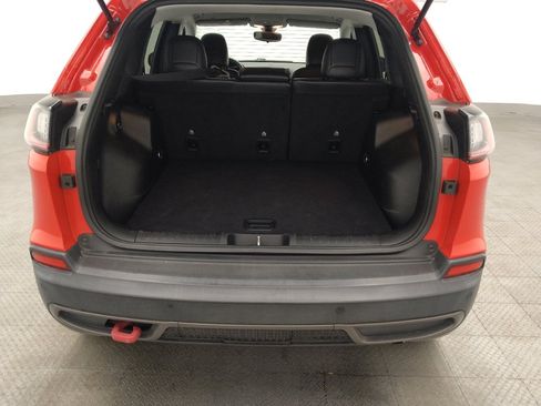 Used 2019 Jeep Cherokee Trailhawk image 29
