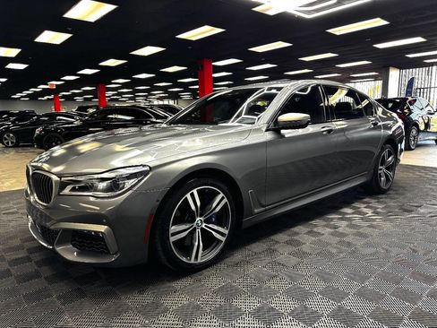 Used 2016 BMW 750i image 7