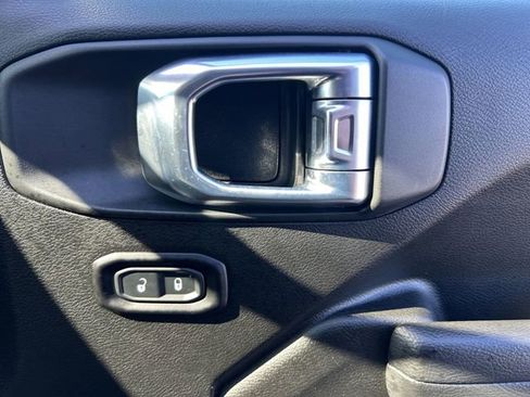 Used 2022 Jeep Gladiator Sport AWD/4WD image 21